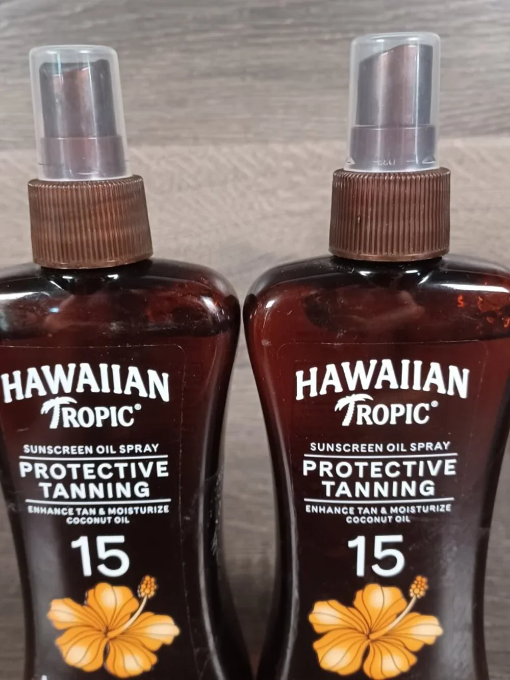 New Lot of 2 Hawaiian Tropic Protective Tanning Sunscreen 8.oz Oil SPF 15